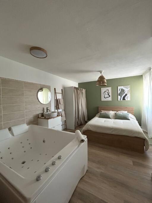 Romantique Room Muret Luaran gambar