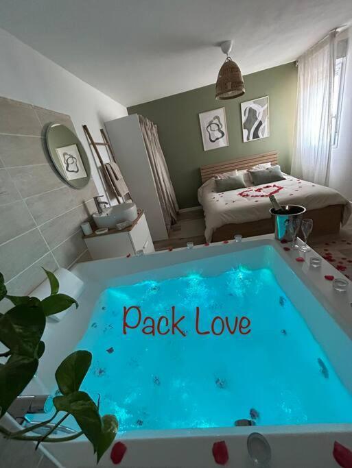 Romantique Room Muret Luaran gambar